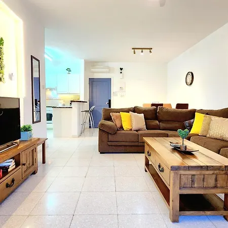 Css Comfy Smart Superior By King's Palace Apartment Paphos